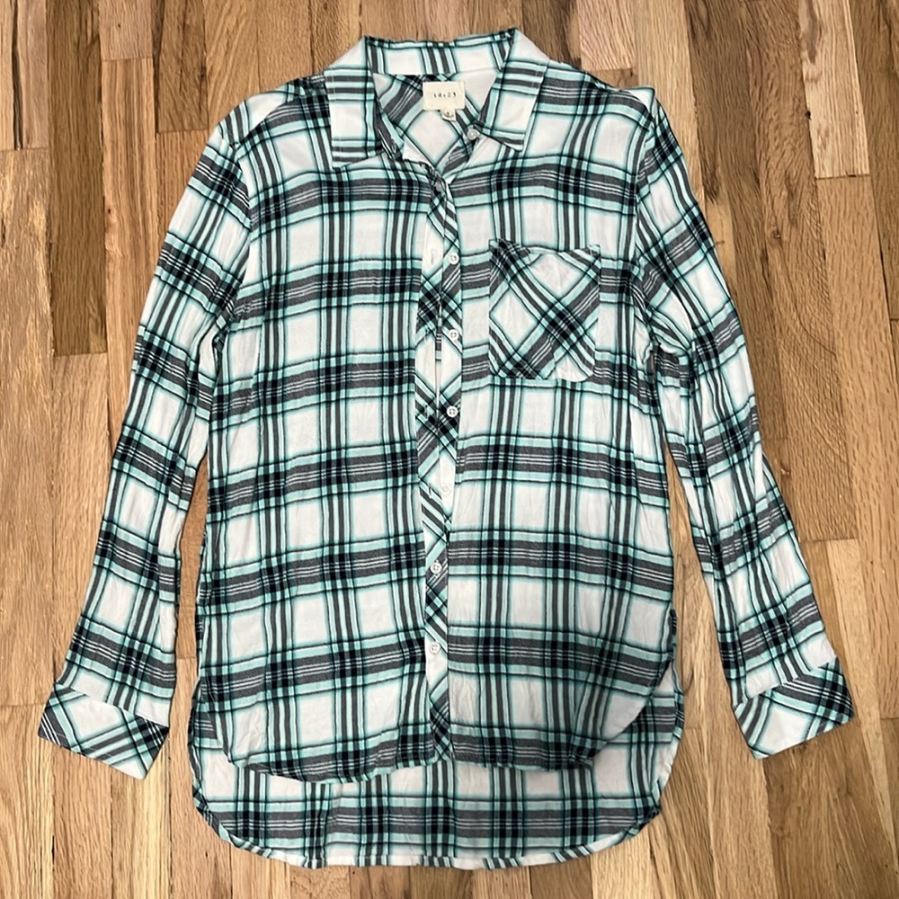 ID:23 Shaelyn One Pocket Top